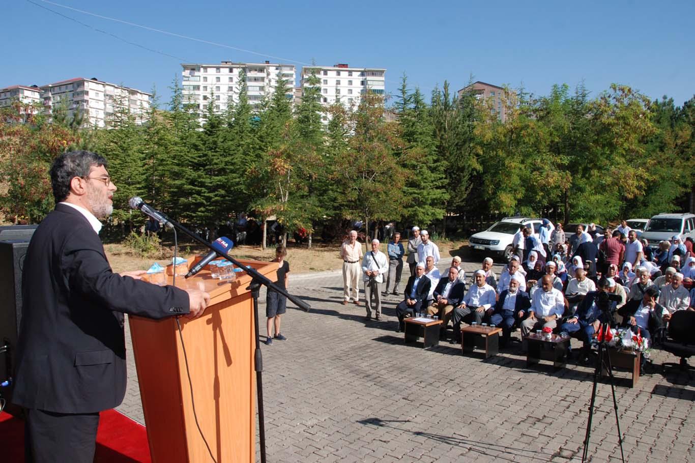 Müftü Geylani: İslam âlemi kenetlenirse dünyanın süper gücü olur Müftü Geylani: İslam âlemi kenetlenirse dünyanın süper gücü olur